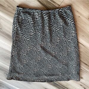 Vintage Rikki New York Chic Black and Beige Herringbone Skirt Lined Size L